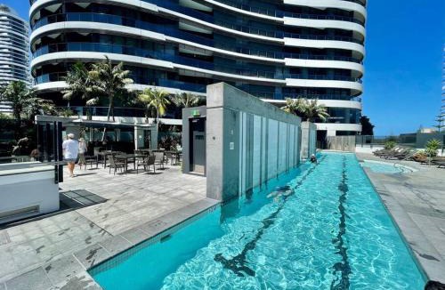 Broadbeach Apartment | Oracle (2)2705