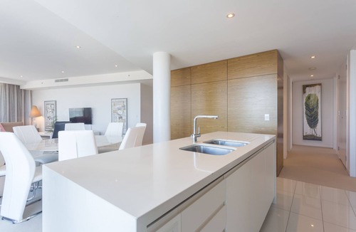 Broadbeach Apartment | Oracle 3 BRM Skyhomes /Sub Penthouses