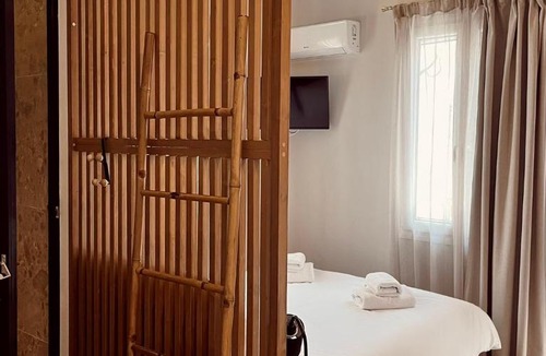 Skopelos Town Hotel | Orfeas Luxury Rooms & Studio