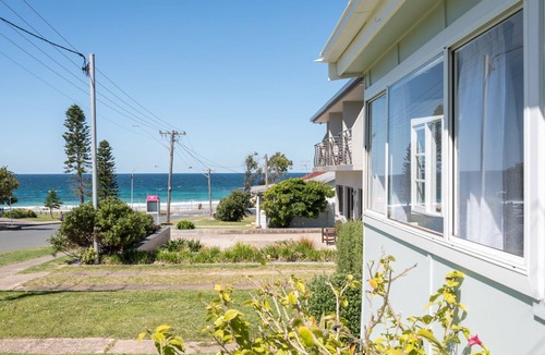 Mollymook Cottage | Original 1950's beach cottage