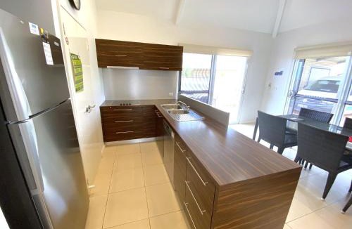 Exmouth Villa | Osprey Holiday Village Unit 104