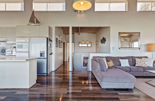 Skenes Creek House | Otway Views - Relaxation & Recreation