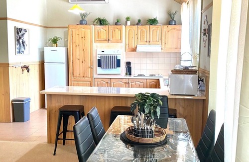Tawonga Cottage | Our Beautiful Garden Cottage is a country style house
