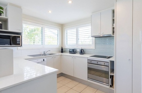 Salamander Bay Apartment | Pacific Blue 278-265 Sandy Pt Rd- Dual Key Access, Wifi, Linen and Air Conditioning