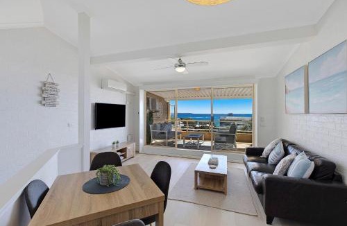 Blue Bay Apartment | Pacific Breeze 11