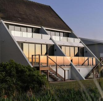 Wooli House | Pacific Dawn on the Beach One