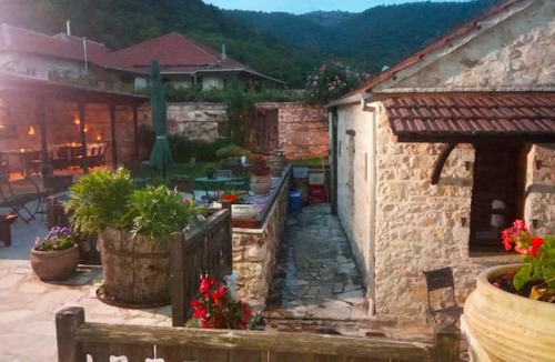 Delvinaki Hotel | Paeonia Suites
