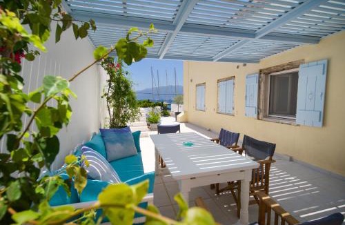 Agia Efimia Villa | Palm Mansion