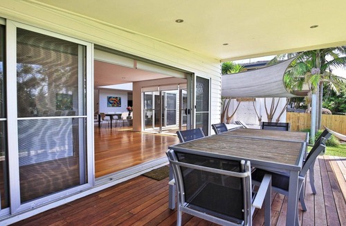 Gerroa House | Palm Oasis - renovated miners' cottage with all mod cons