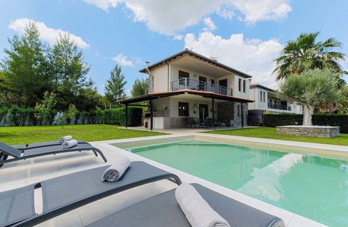 Pallini Villa | Palmera Pool Villa