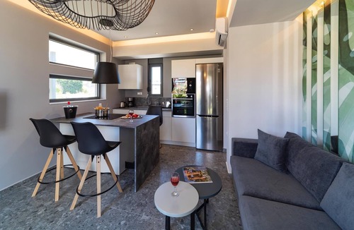 Petaloudes Apartment | Palmeral Luxury Suites - Strelizia Ground floor