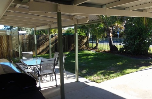 Rainbow Beach House | Palmgrove 2 - Rainbow Beach. Gorgeous, modern beach escape in a great location. Aircon. Wifi