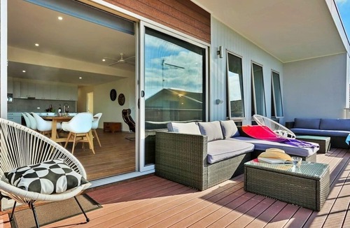 Pambula Beach House | Pambula Beach Seaview ~ stunning ocean views +12:00 pm check-out