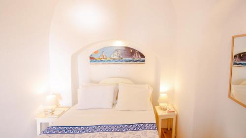 Oia Apartment | Pano Meria Cave House Two in Oia