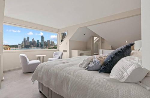 Kirribilli House | Panorama Firework View - Classic 4-Level Terrace Style Living in Kirribilli !