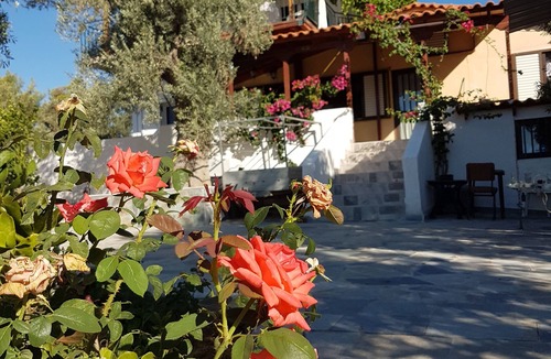 Eretria Cottage | Panorama1: A Comfortable Vacation Apartment