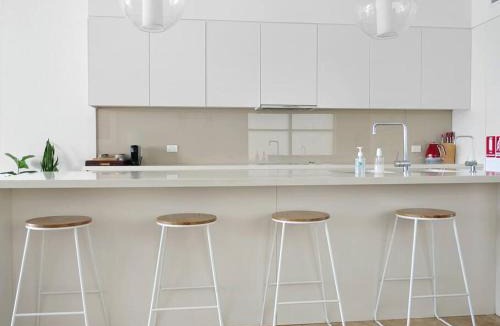 The Entrance North Apartment | Panoramic Ocean Penthouse - Dolphin View