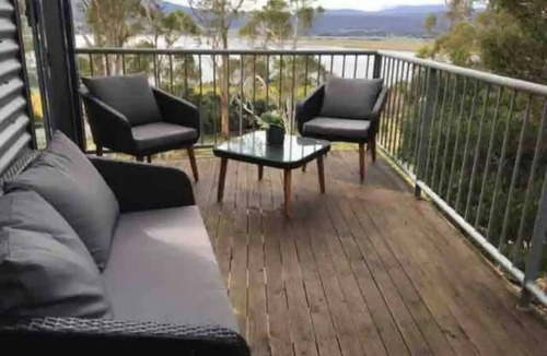 Grindelwald House | Panoramic views from your stunning 'Treehouse'
