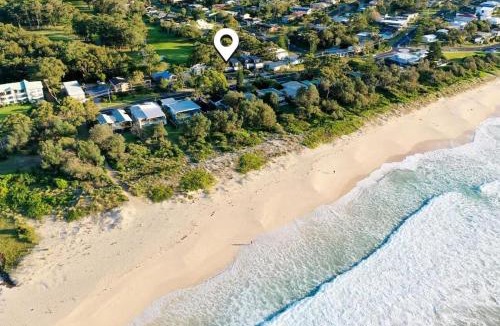 Mollymook Beach Apartment | Pansanas Golf Getaway - Luxury 5BR apartment