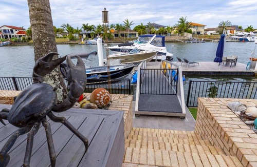 Banksia Beach House | Paradise on Banksia Canal