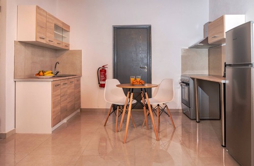 Kremasti House | Paradisi Sea Escape near the Beach
