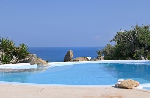 Paradise Villa | PARAGA SEA VIEW VILLA 2 WALKING DISTANCE to BEACH by Calypso Sunset Villas
