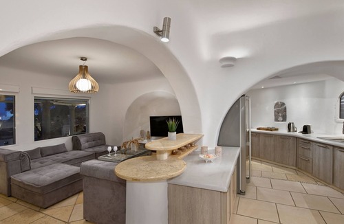Platis Gialos House | "Paraga Villa 1" mit Whirlpool by Interhome