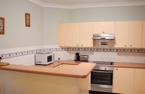 South West Rocks Apartment | Paragon Apartment 6 - walk to the beach