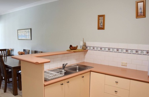 South West Rocks Apartment | Paragon Apartment 6 - walk to the beach