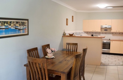 South West Rocks Apartment | Paragon Apartment 6 - walk to the beach