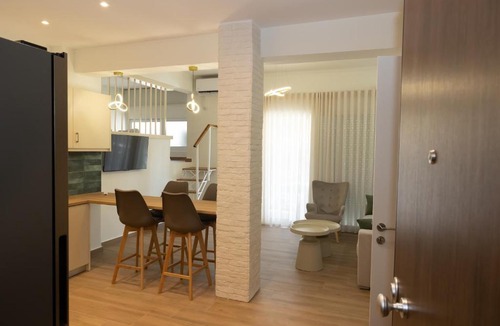 Palaia Fokaia Apartment | Paramythia Seaside Residence