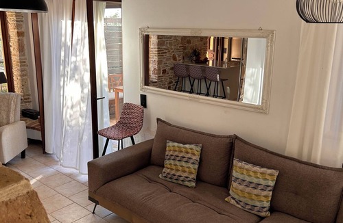 Komboi Villa | Parenthèse enchantée dans une villa chic et élégante face à la mer