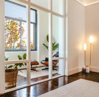 St Kilda Apartment | Paris End of St Kilda Apartment