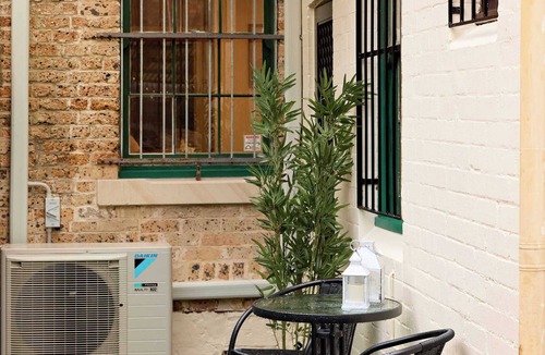 Woolloomooloo House | Parking on Cathedral St House | 5min to Finger Wharf & Royal Botanic