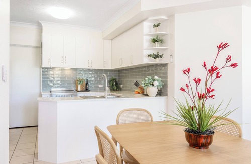 Redcliffe Apartment | "Parkside Villa on the Creek"