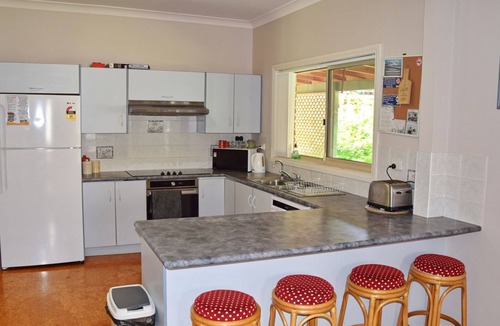South West Rocks House | Parkview Lodge - walk to the beach