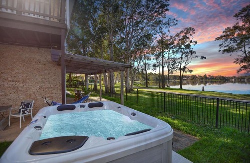 Buff Point House | Parkway Lakehouse