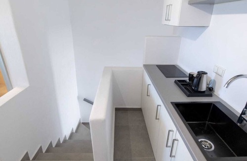 Chrissi Akti Apartment | Paros Beach Studio Casa Costa Oro, 300m from Golden Beach (1BR 1BA)