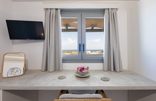 Chrissi Akti Apartment | Paros Golden Beach flats Casa Costa Azor - 33m from beach, sleeps 6 (3BDR 2BA)