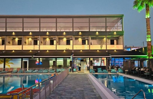 Salamis Apartment | Parrot Papagalakia 107