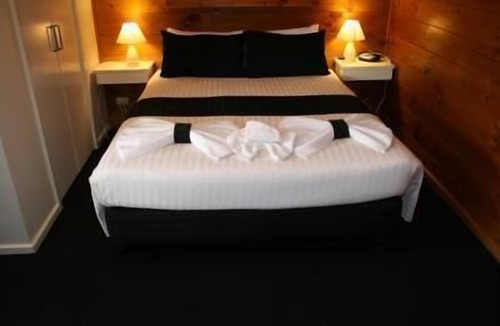 Swan Hill Hotel | Paruna Motel