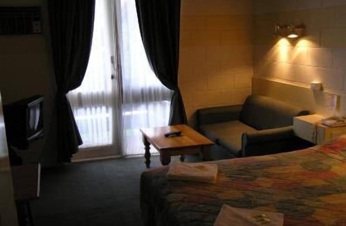 Kew Hotel | Pathfinder Motel