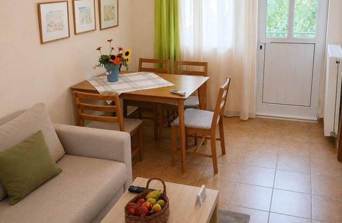 Paiania Apartment | Pavlos Apartment - Leontari Stay with Garden View