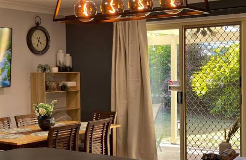North Lakes House | Peaceful North Lakes Haven w A Touch of Zen