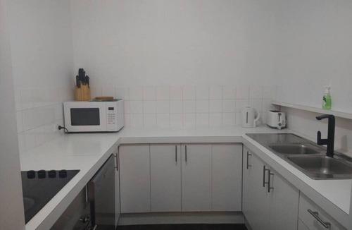 Phillip Apartment | Peaceful Outlook, nr Canberra Hospital @Woden