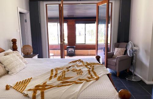Bow Bridge Ski Chalet | Peacehaven Chalet on the Irwin Inlet