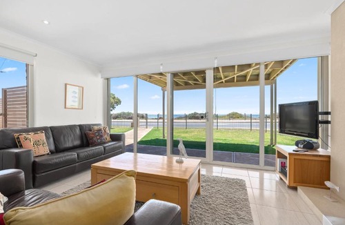 Aldinga Beach House | Pearl by the Sea