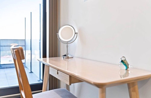 Adelaide Central Business District Apartment | Pearl on Grote/Pool&Gym/Central Mkt/Parking