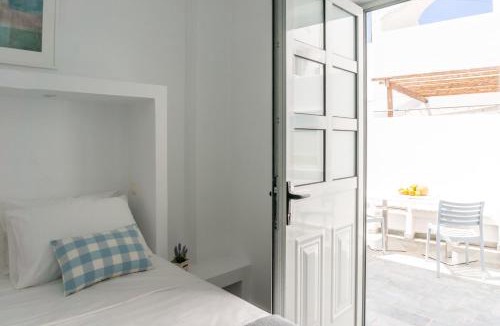 Parikia Hotel | Pelican Paros