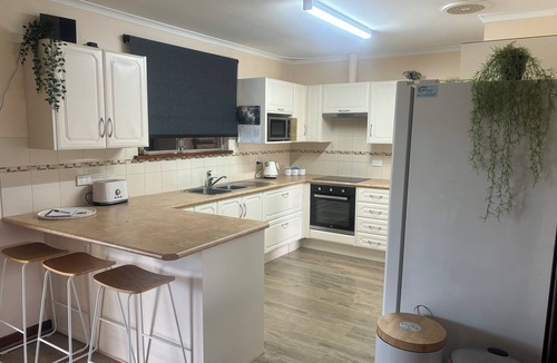 Collingwood Heights House | Pelicans Rest Albany, 5 min to the beach, 6 min to city. Enjoy the summer!
